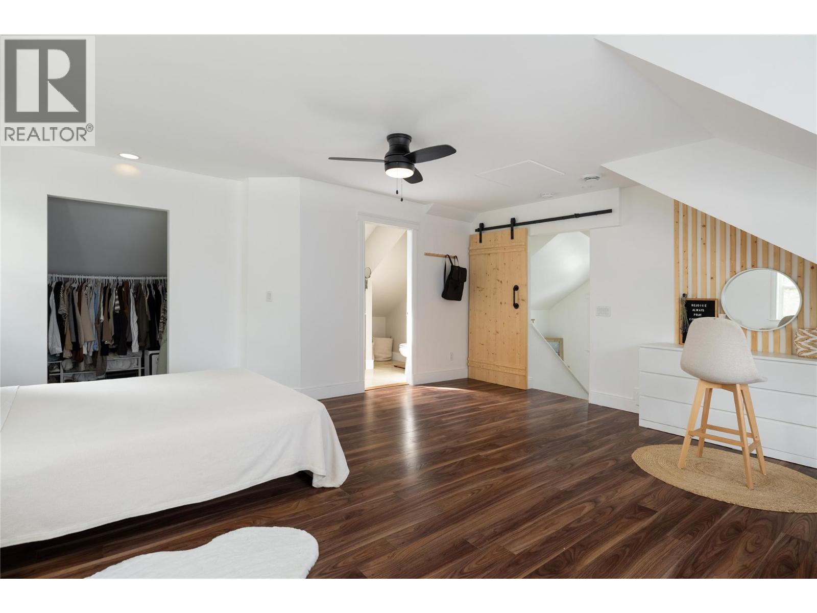 2100 32 Avenue - 22