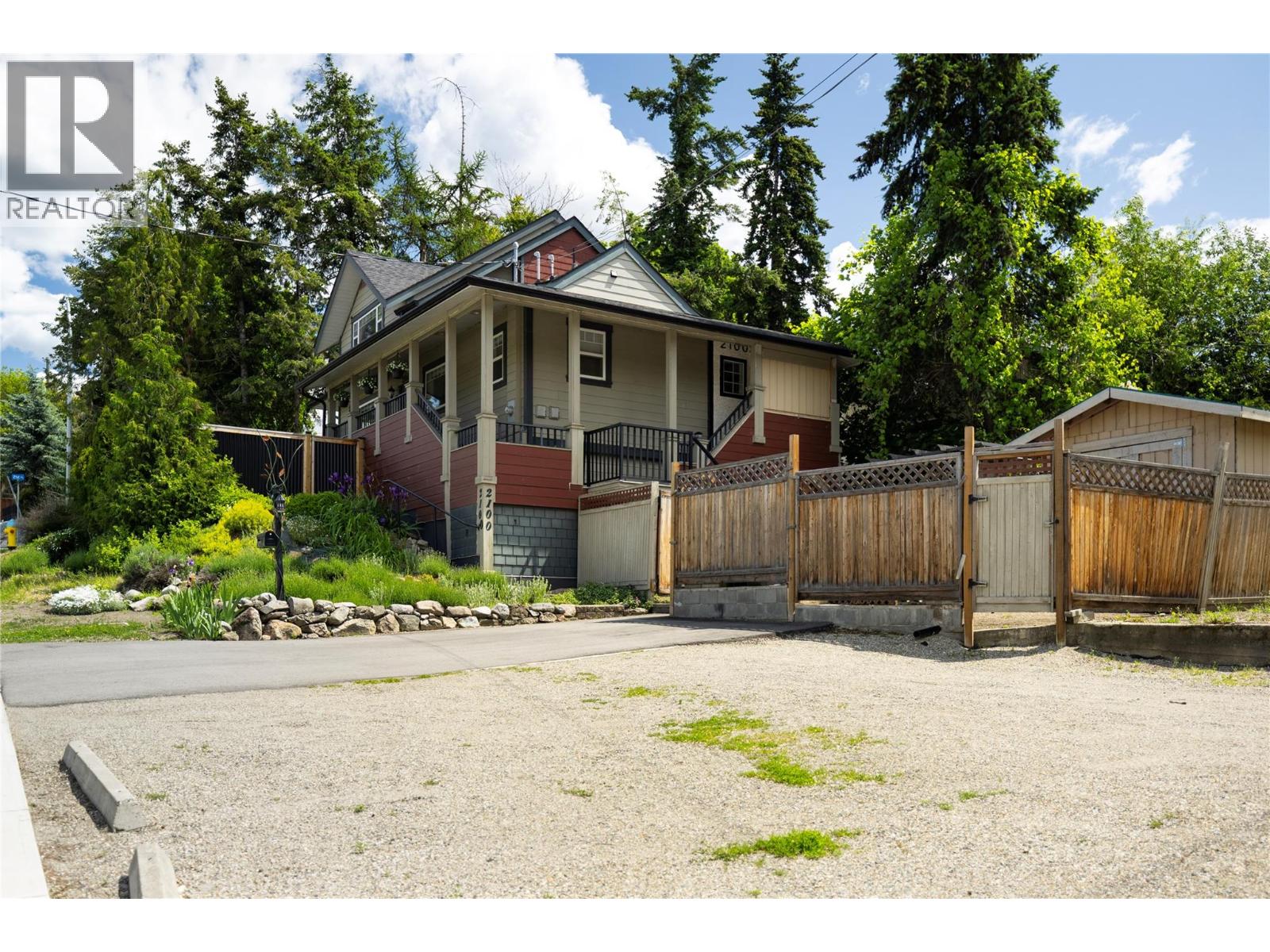 2100 32 Avenue - 54