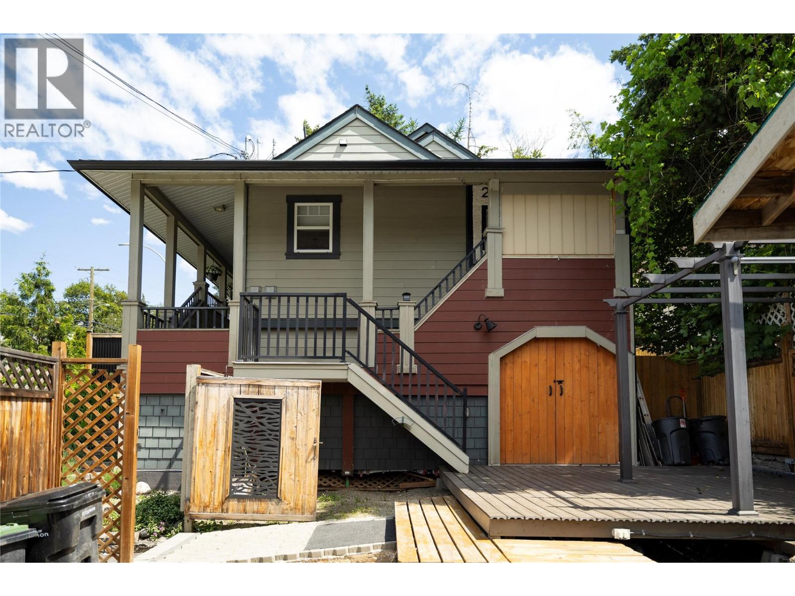 2100 32 Avenue - 39