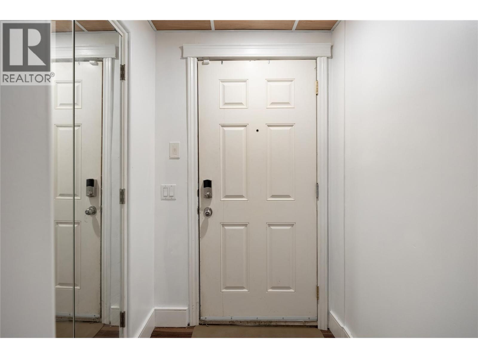2100 32 Avenue - 30