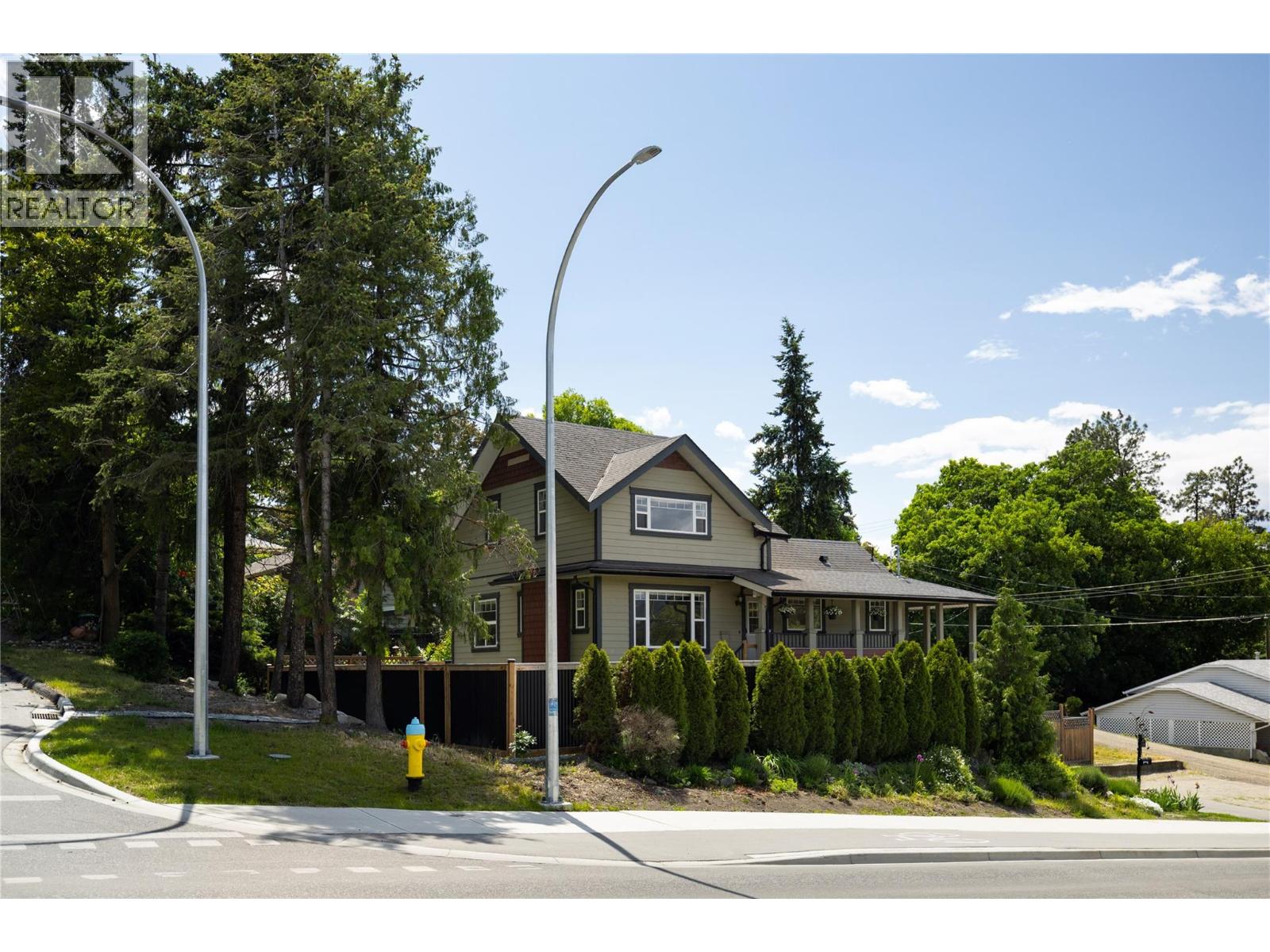 2100 32 Avenue - 31