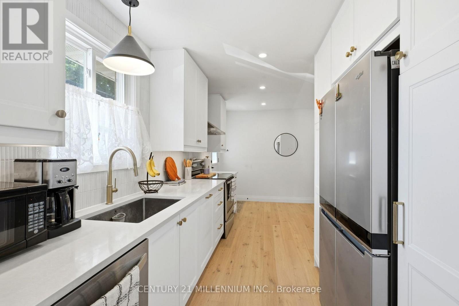 52 CARLTON DRIVE - 11
