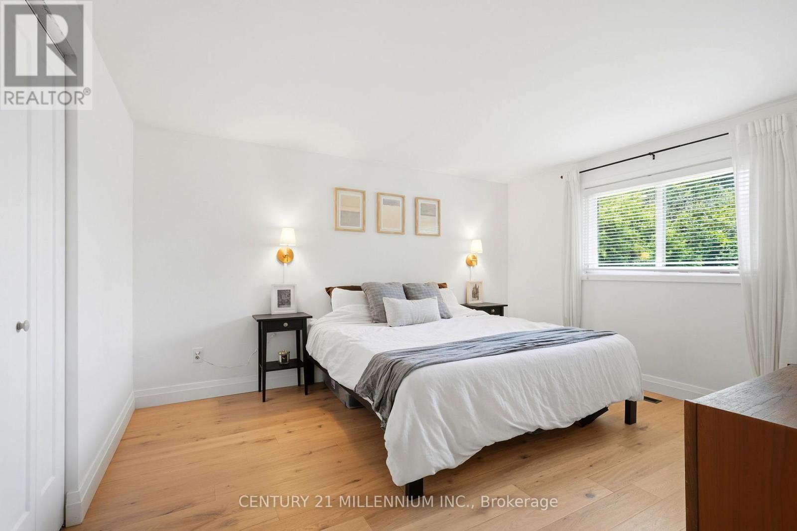 52 CARLTON DRIVE - 15