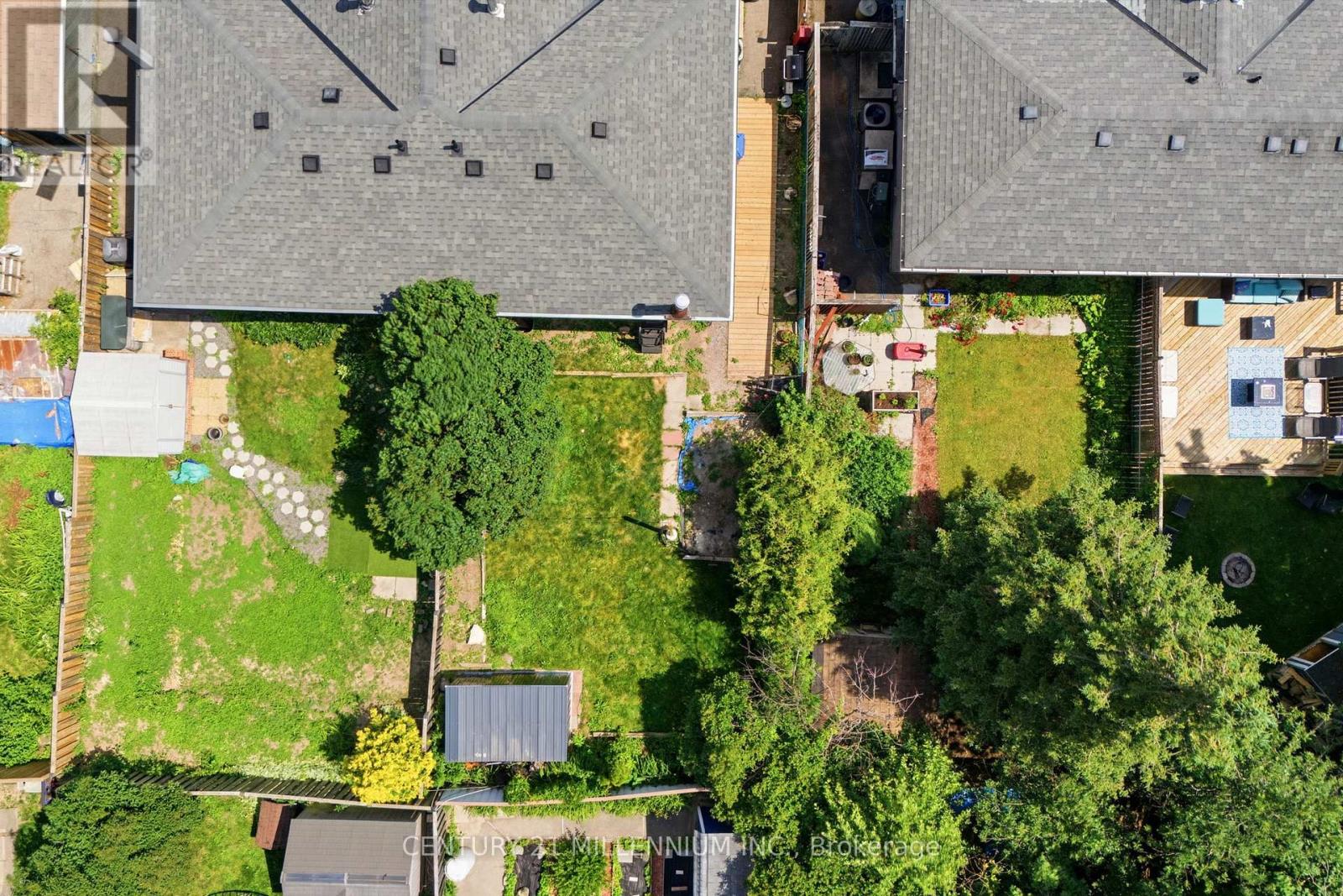52 CARLTON DRIVE - 28