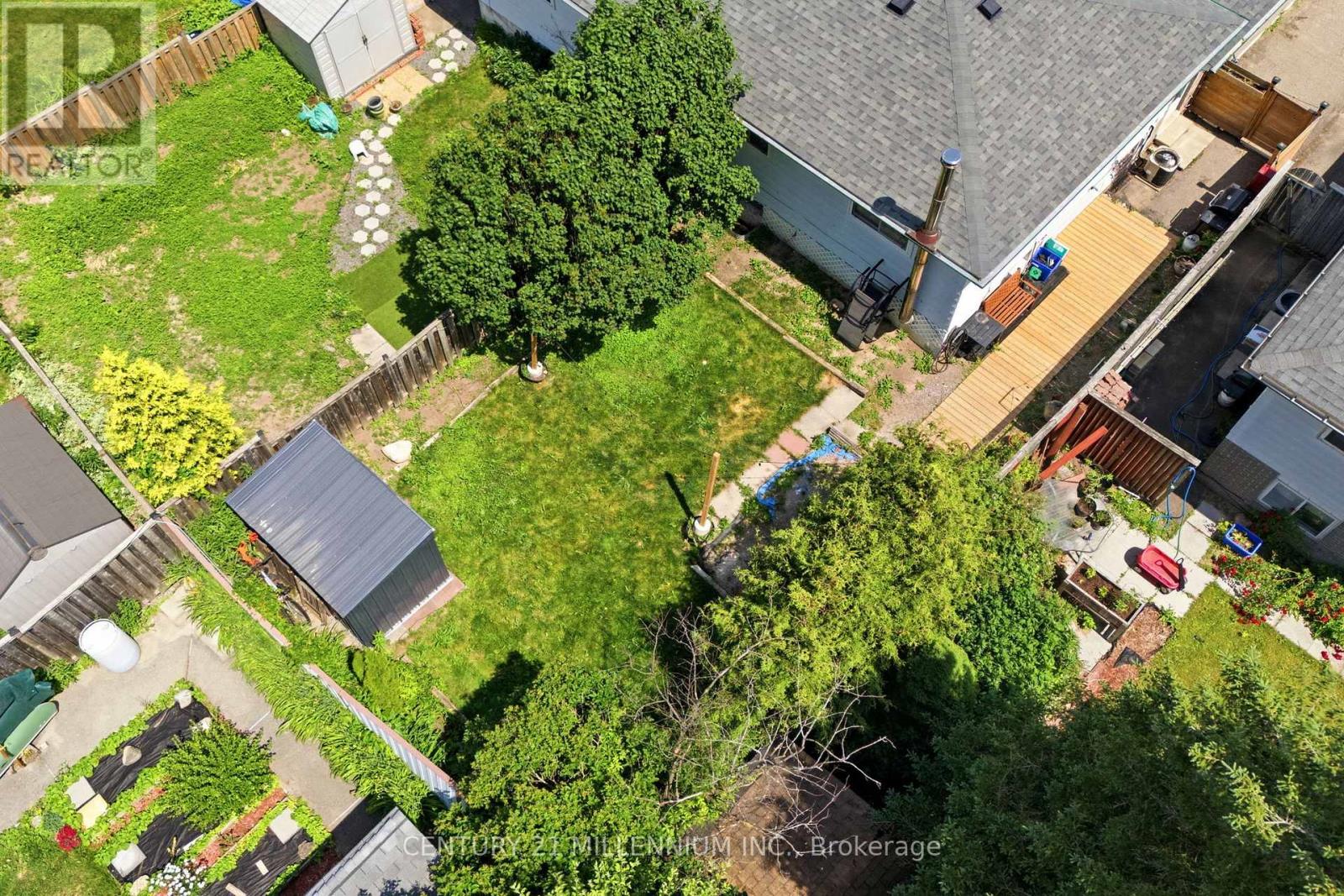 52 CARLTON DRIVE - 29
