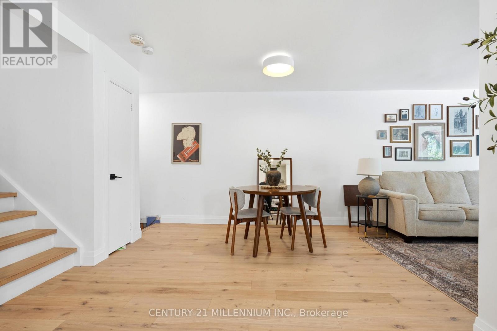 52 CARLTON DRIVE - 7