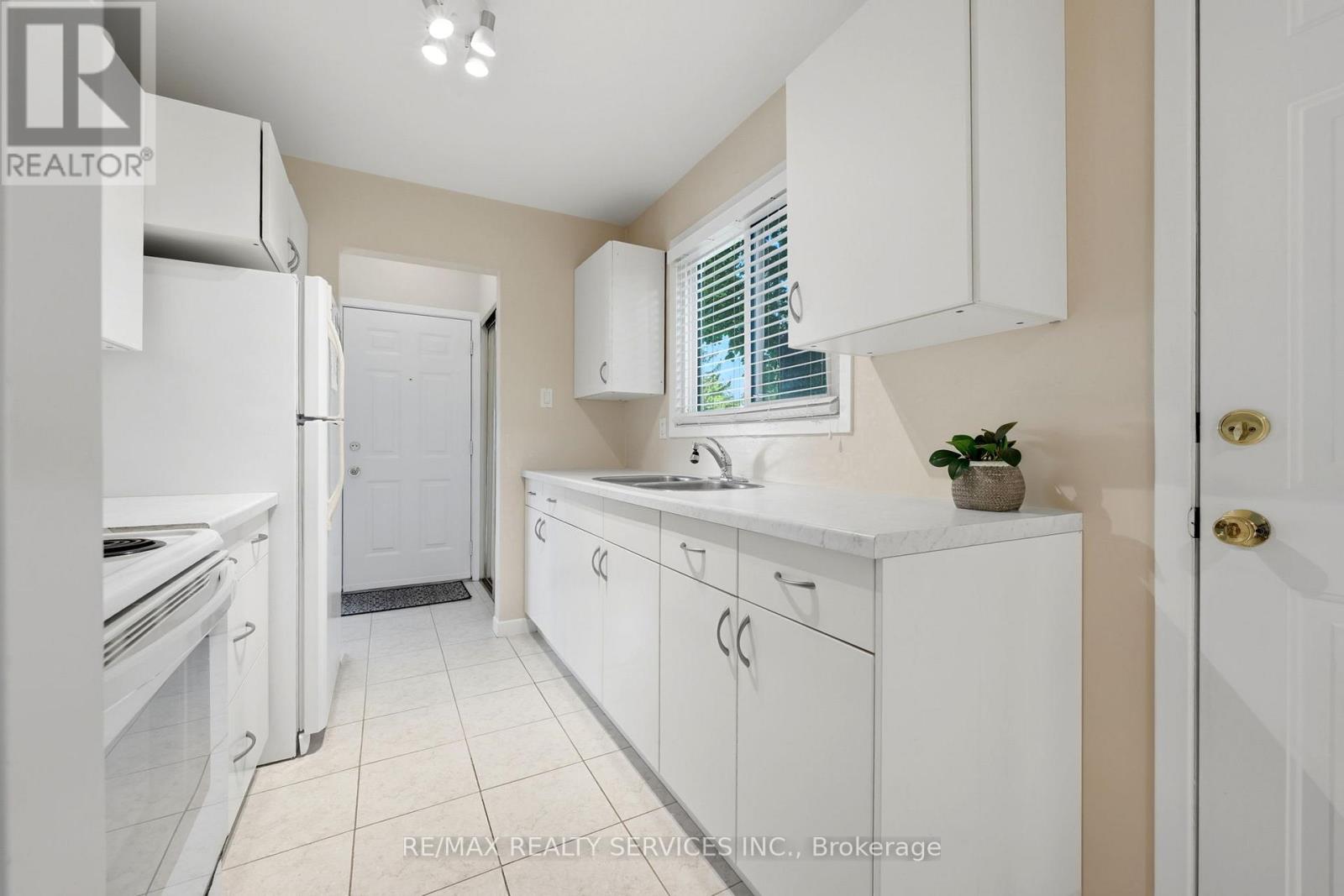 2081 SOUTH MILLWAY - 16