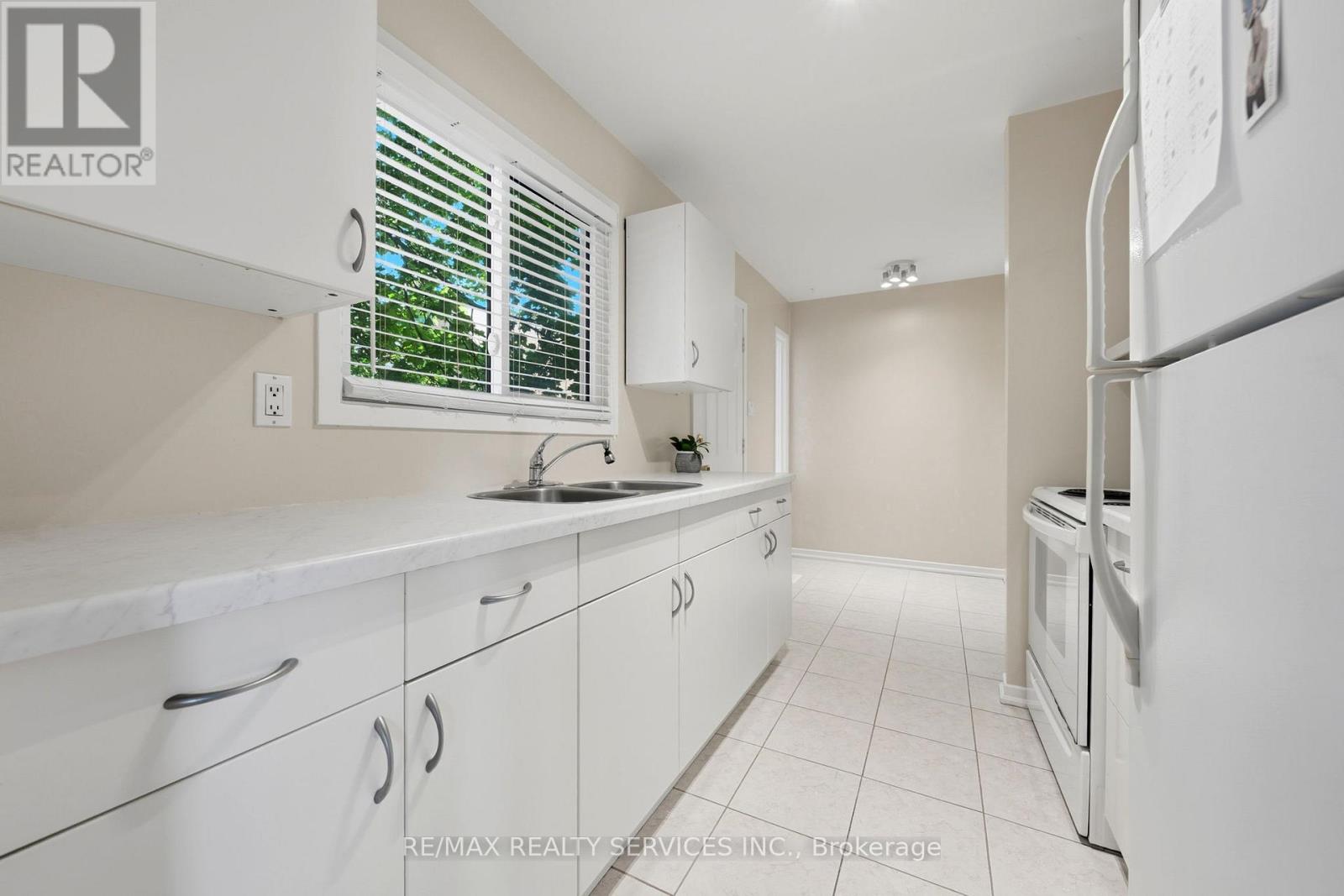 2081 SOUTH MILLWAY - 17