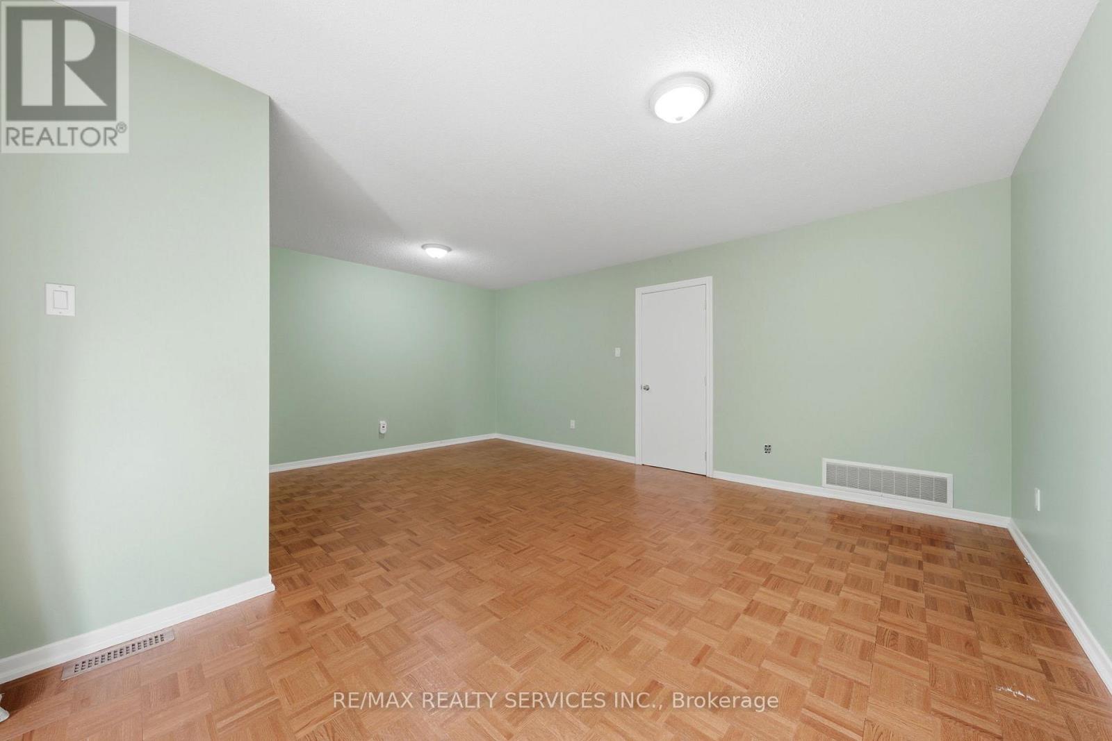 2081 SOUTH MILLWAY - 26