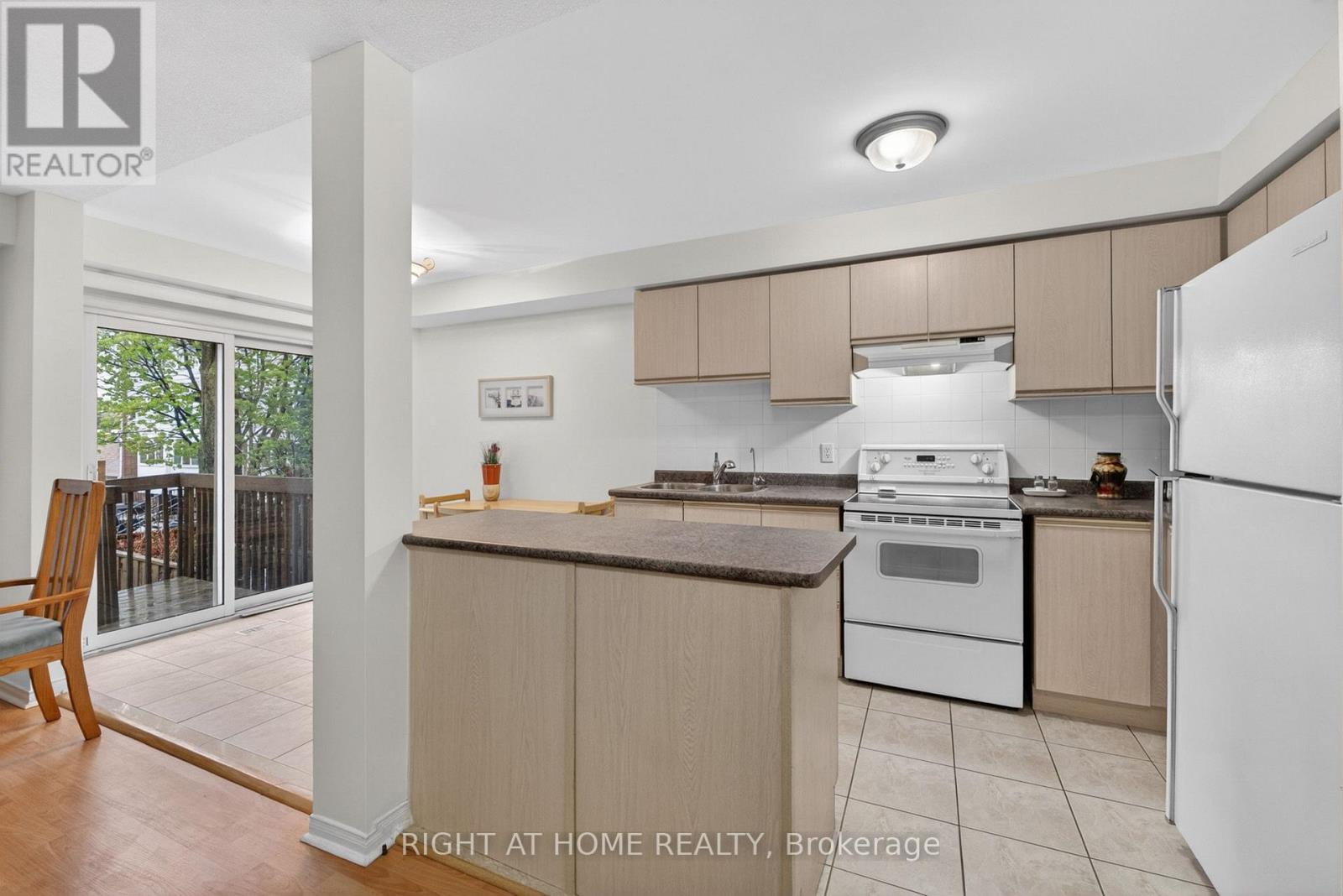 #24 1480 BRITANNIA ROAD W - 11
