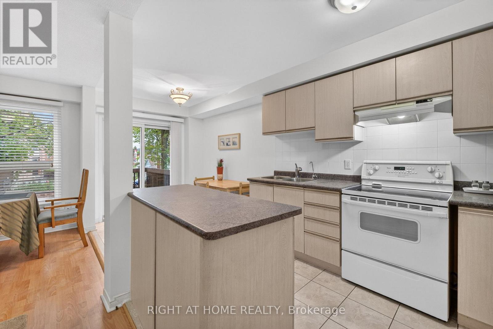 #24 1480 BRITANNIA ROAD W - 12