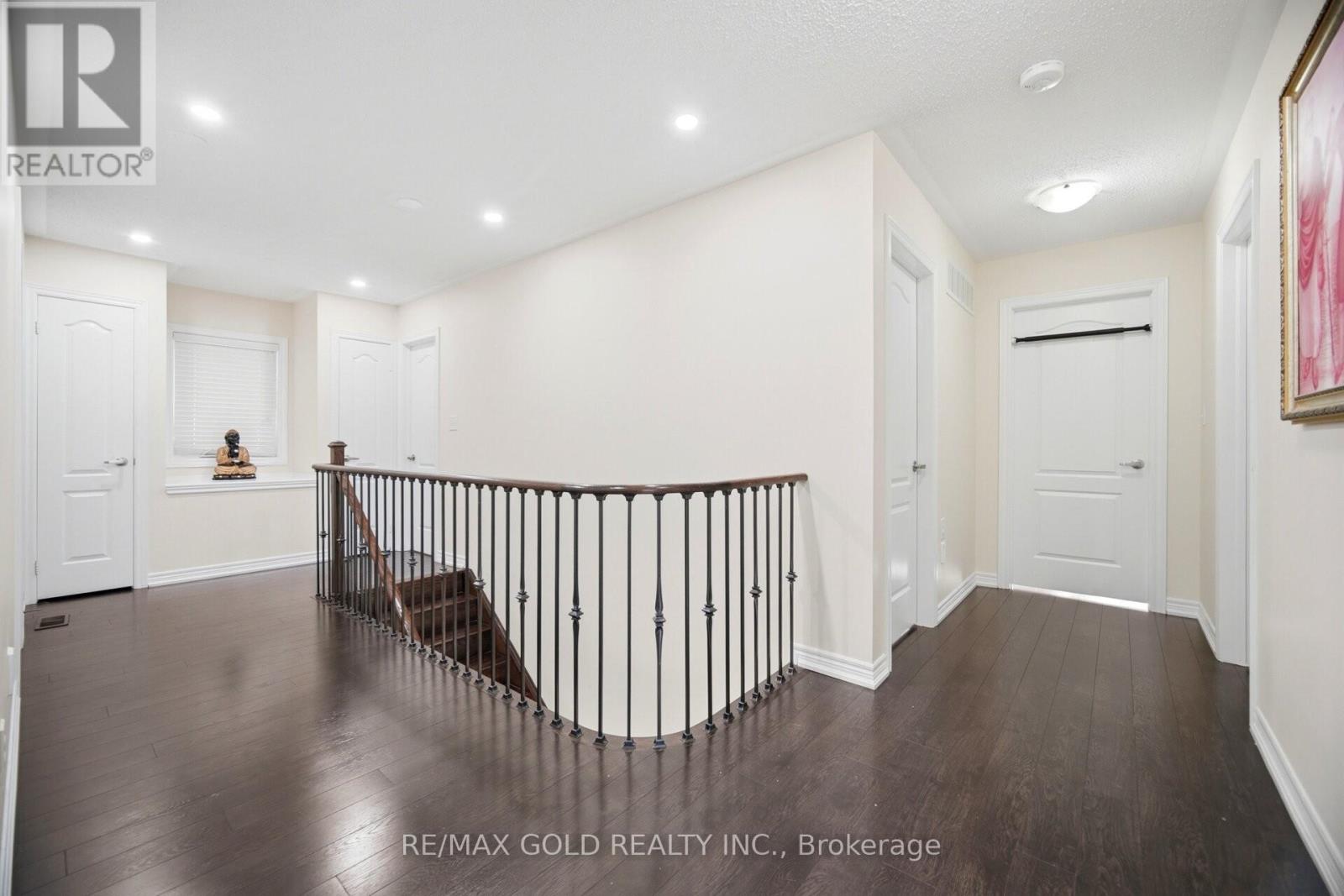 49 SQUIRE ELLIS DRIVE - 20