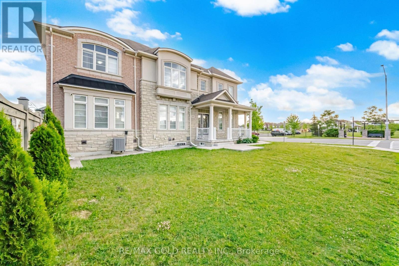 49 SQUIRE ELLIS DRIVE - 4