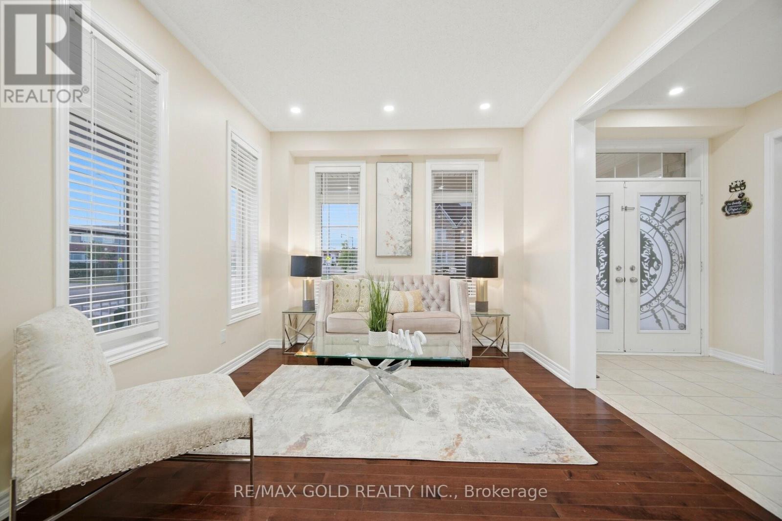 49 SQUIRE ELLIS DRIVE - 6