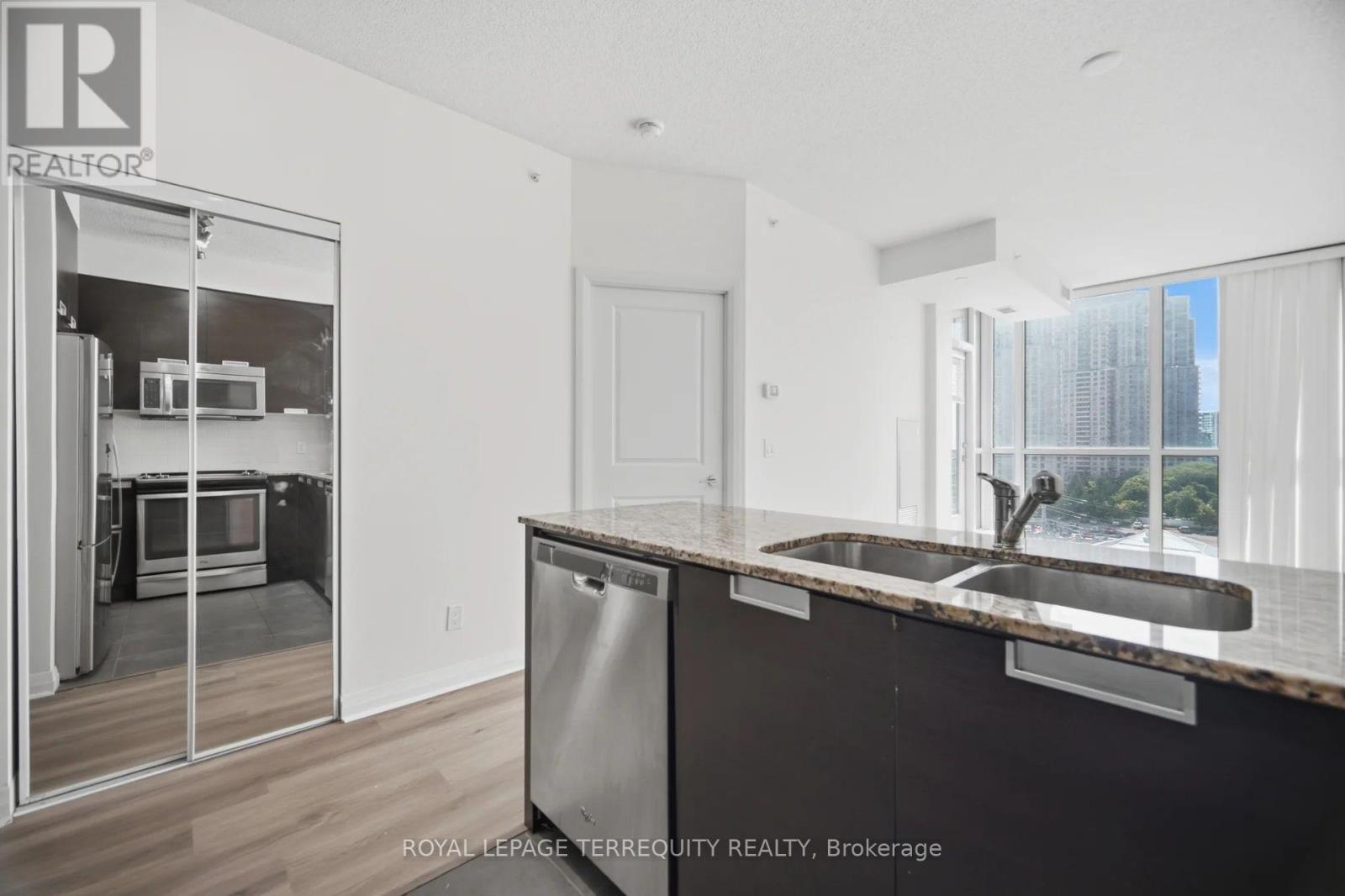 #703 75 EGLINTON AVENUE W - 11