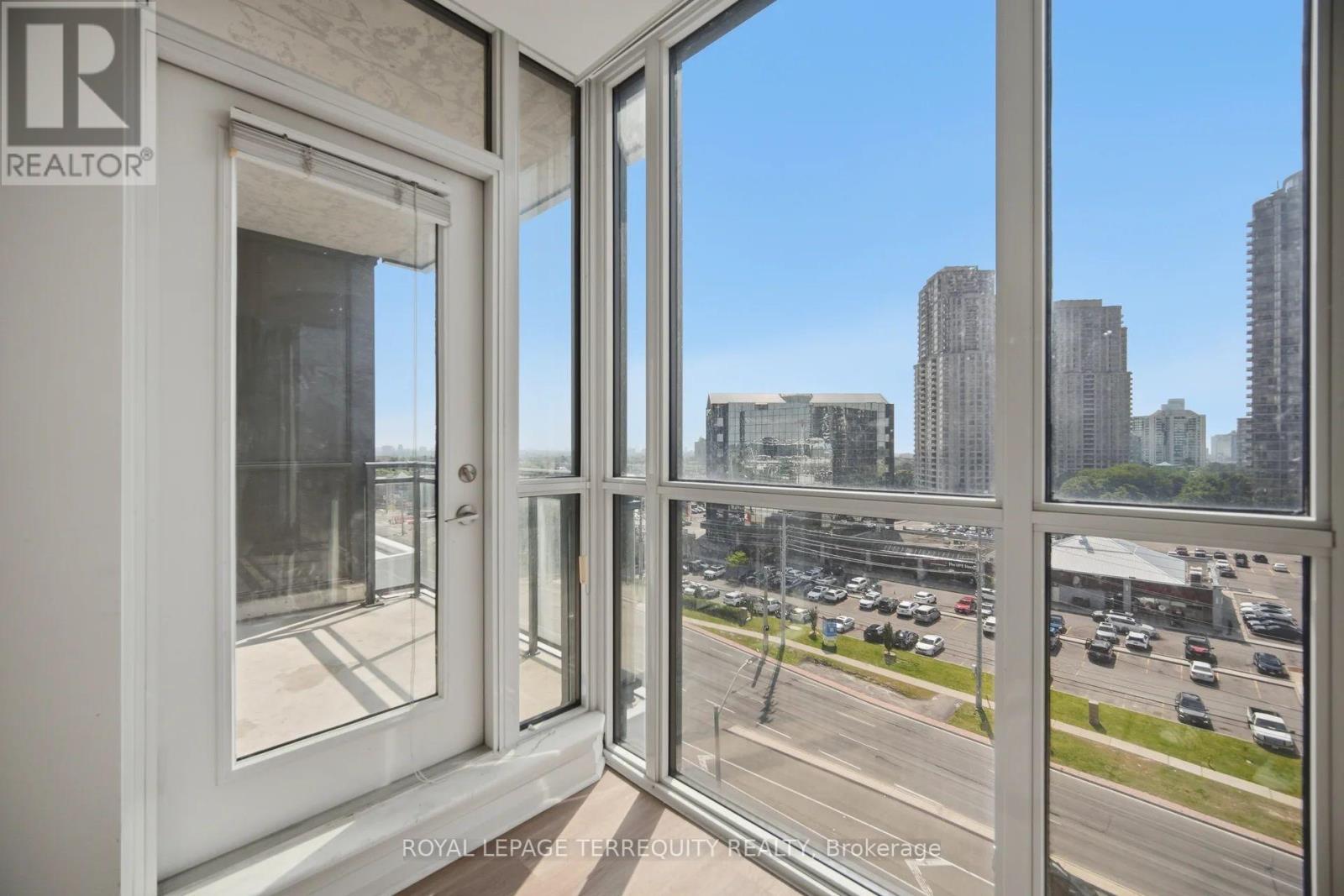 #703 75 EGLINTON AVENUE W - 18