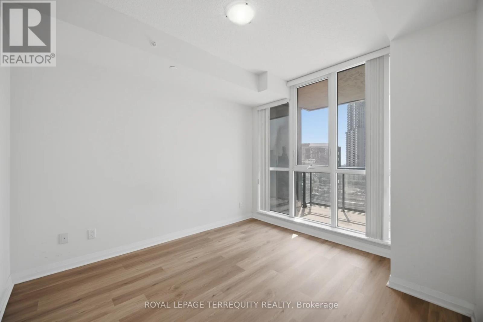#703 75 EGLINTON AVENUE W - 19