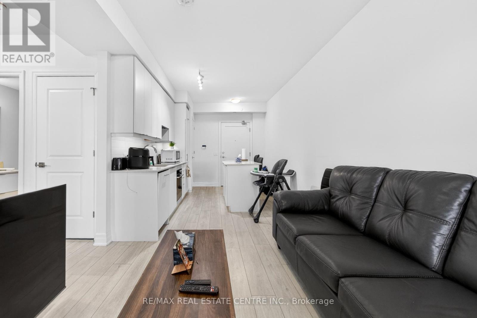 #610 30 ELM DRIVE - 14