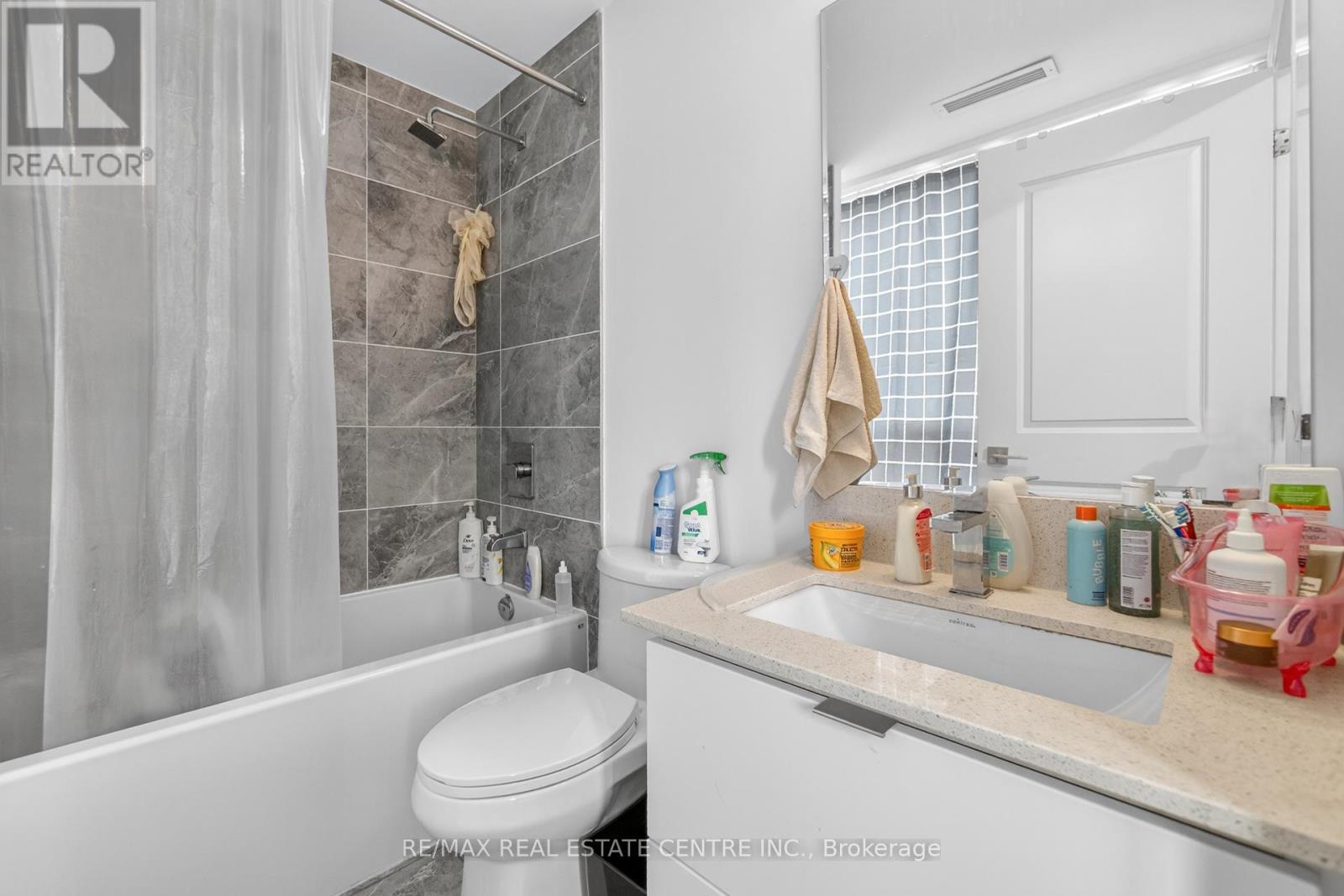 #610 30 ELM DRIVE - 24