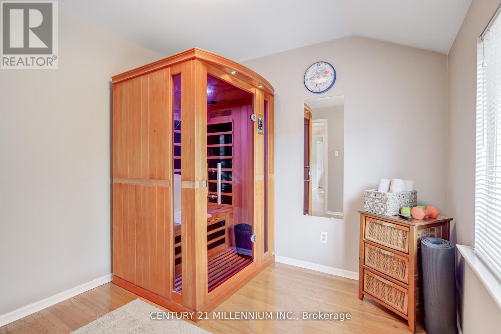 20 ALDERWAY AVENUE - 27