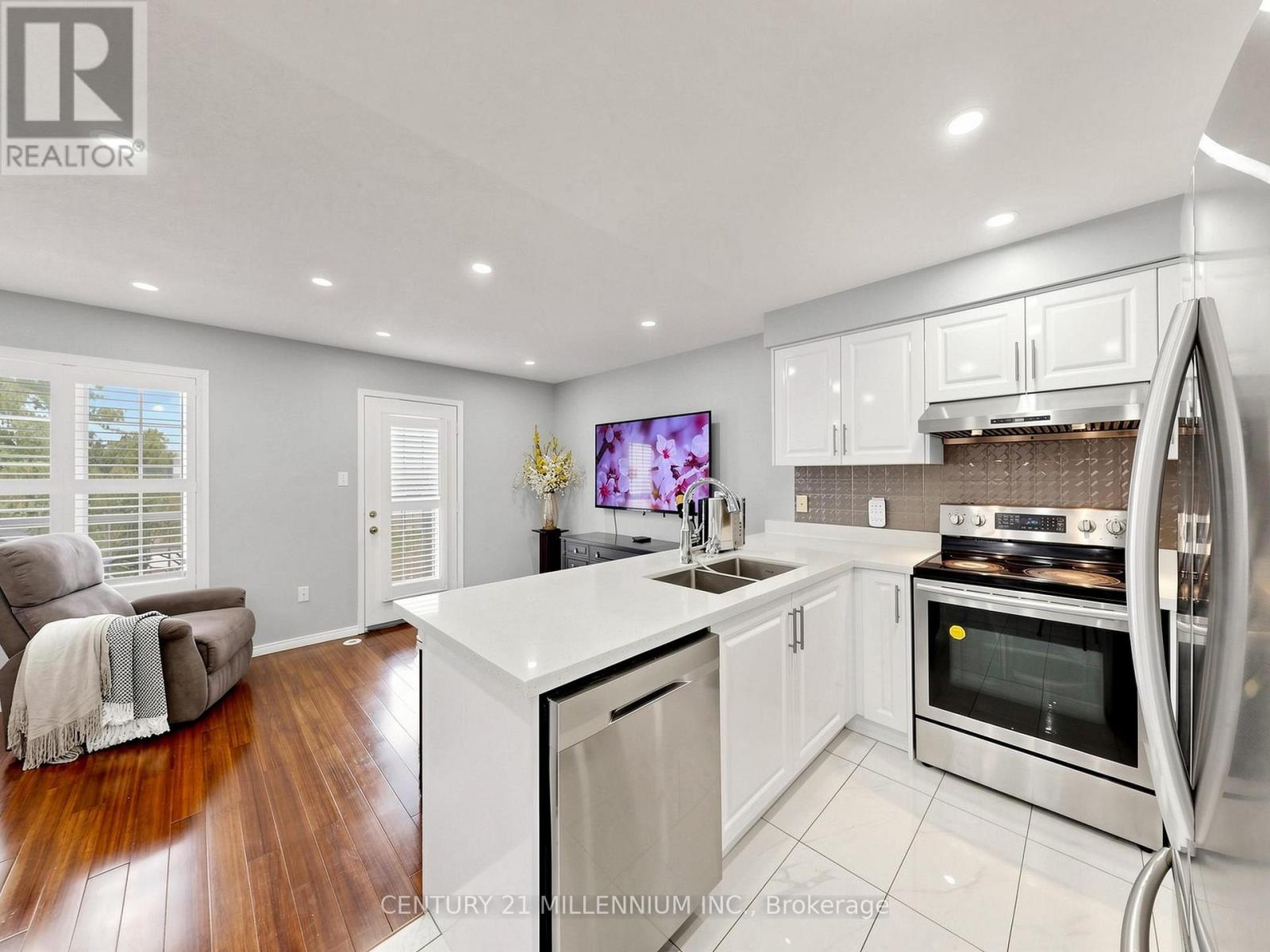 #37 601 SHORELINE DRIVE - 19