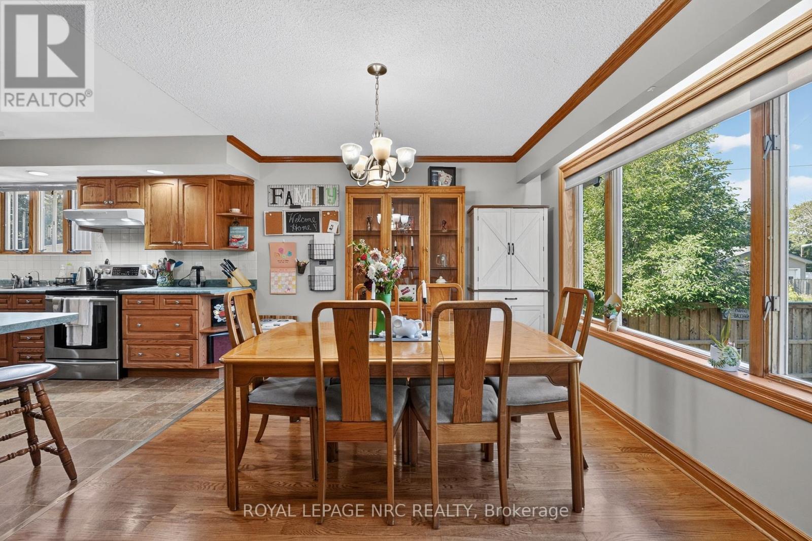 979 CRESCENT ROAD - 21