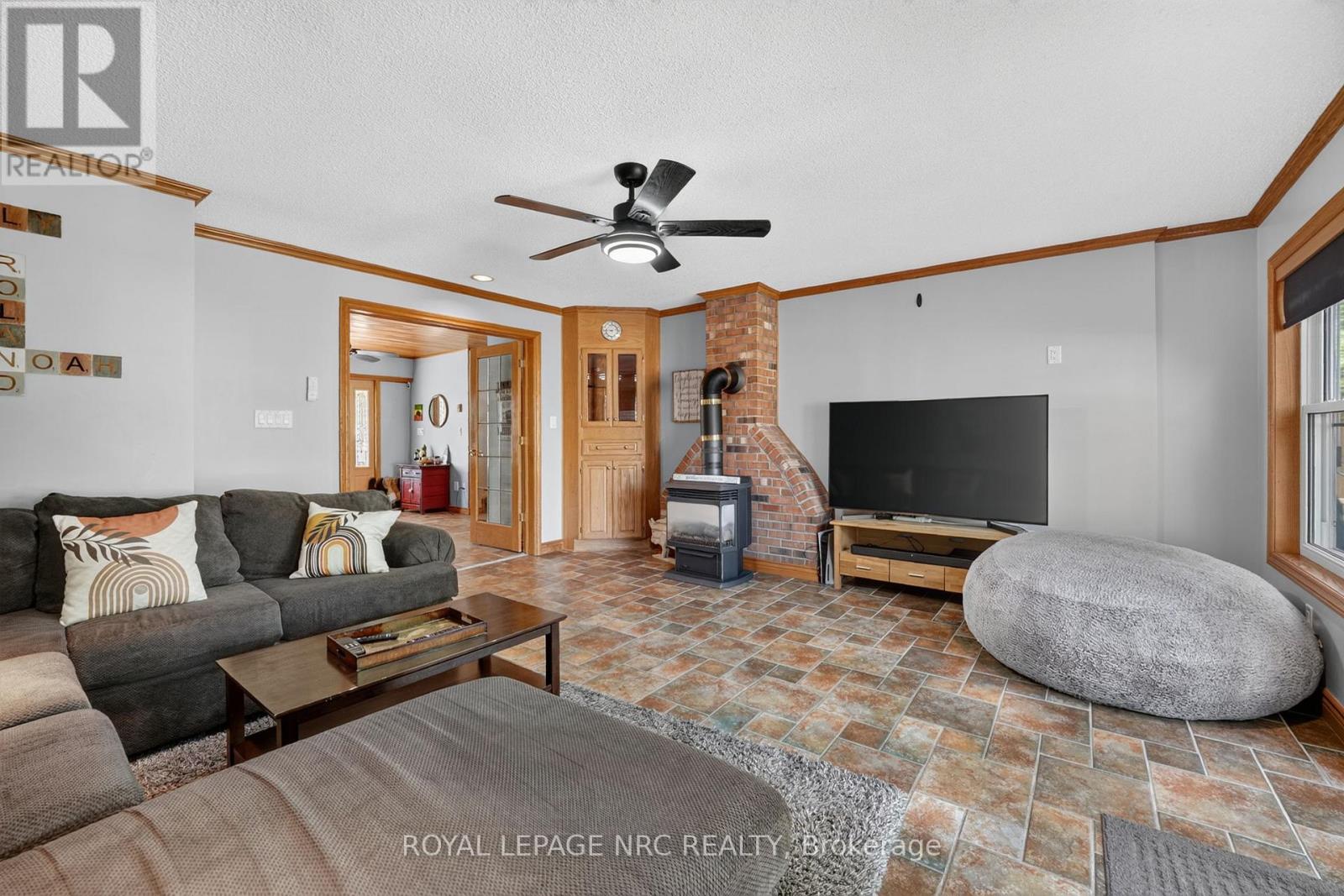 979 CRESCENT ROAD - 9