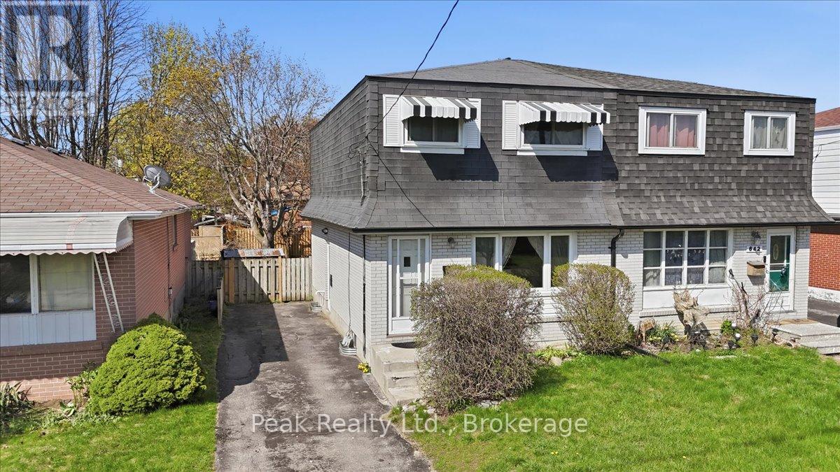 644 PERRY CRESCENT - 1