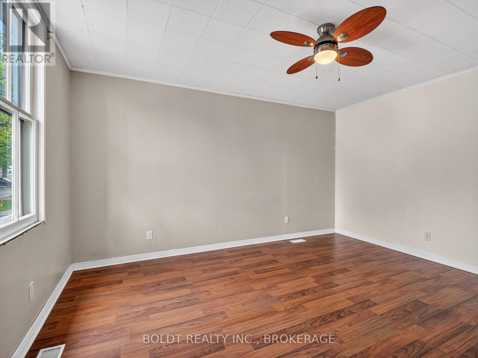78 MAPLE STREET - 5