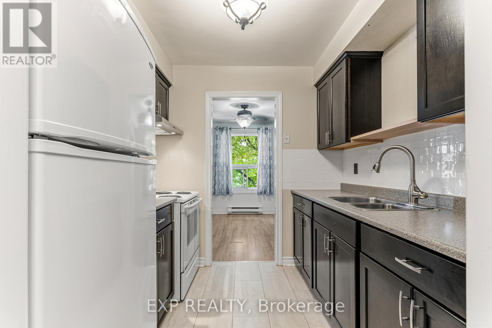 #211 4209 HIXON STREET - 12