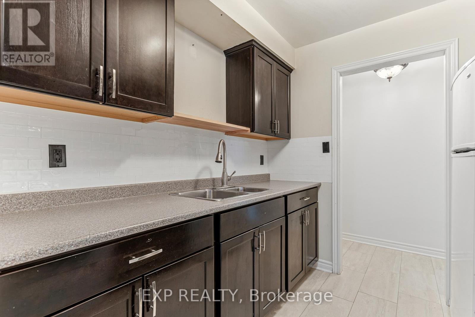#211 4209 HIXON STREET - 15
