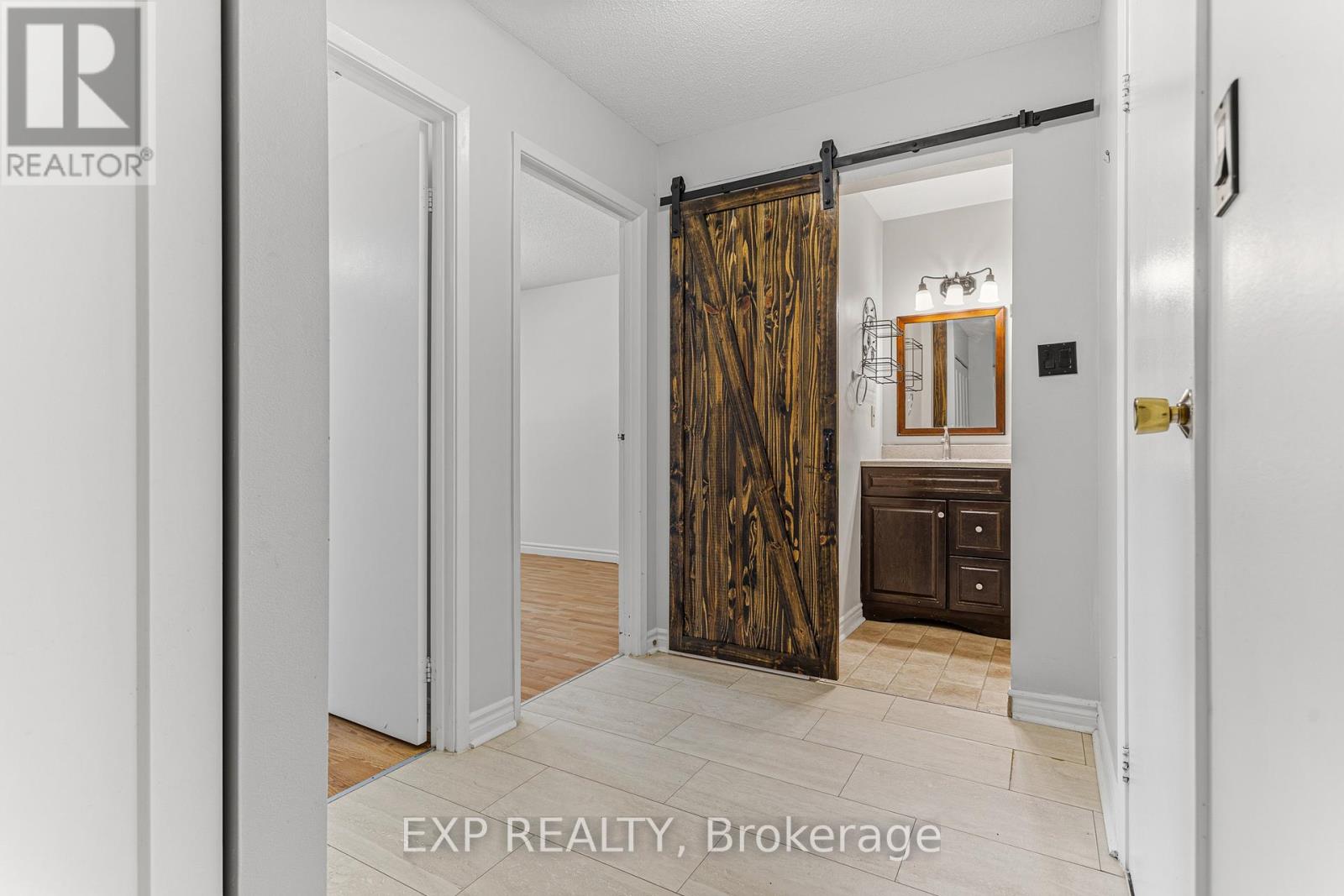 #211 4209 HIXON STREET - 18