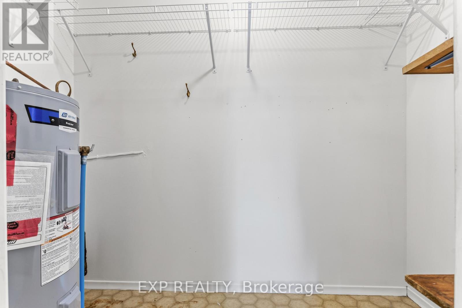 #211 4209 HIXON STREET - 22