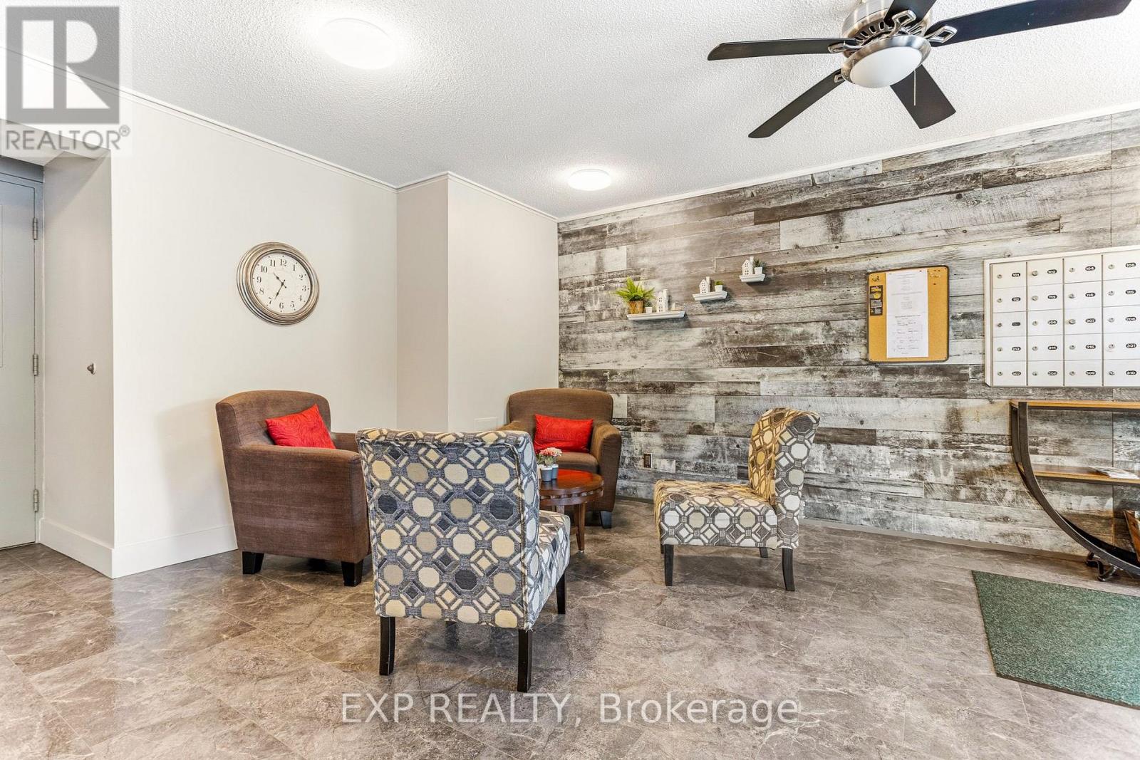 #211 4209 HIXON STREET - 3