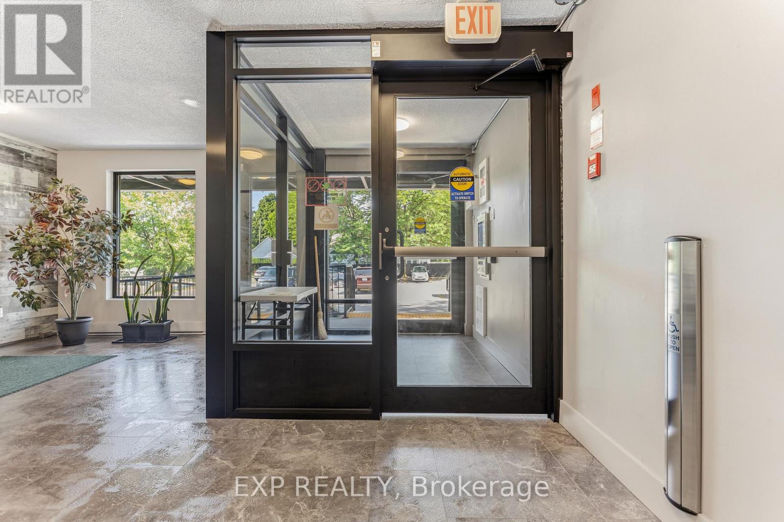 #211 4209 HIXON STREET - 5