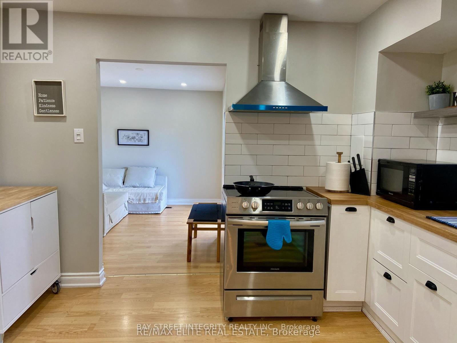 62 OTTAWA STREET - 11