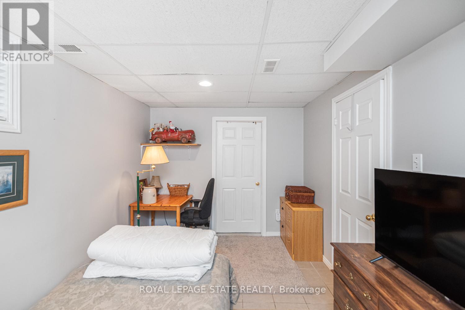 10 RICHVIEW DRIVE - 35
