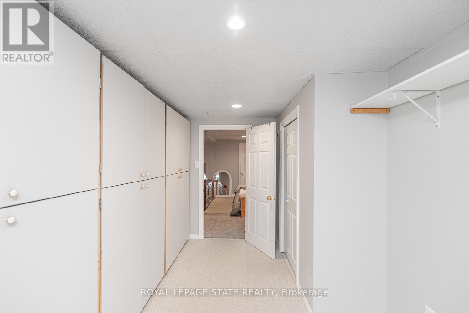 10 RICHVIEW DRIVE - 38