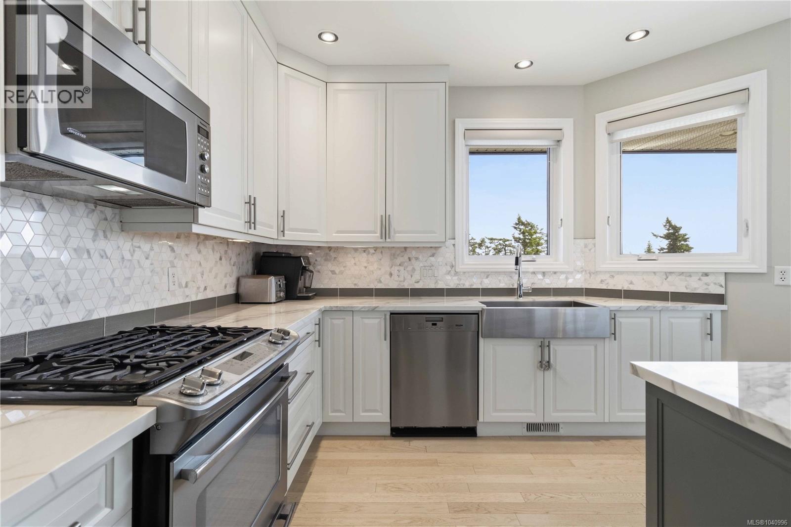 424 Pelican Dr - 10