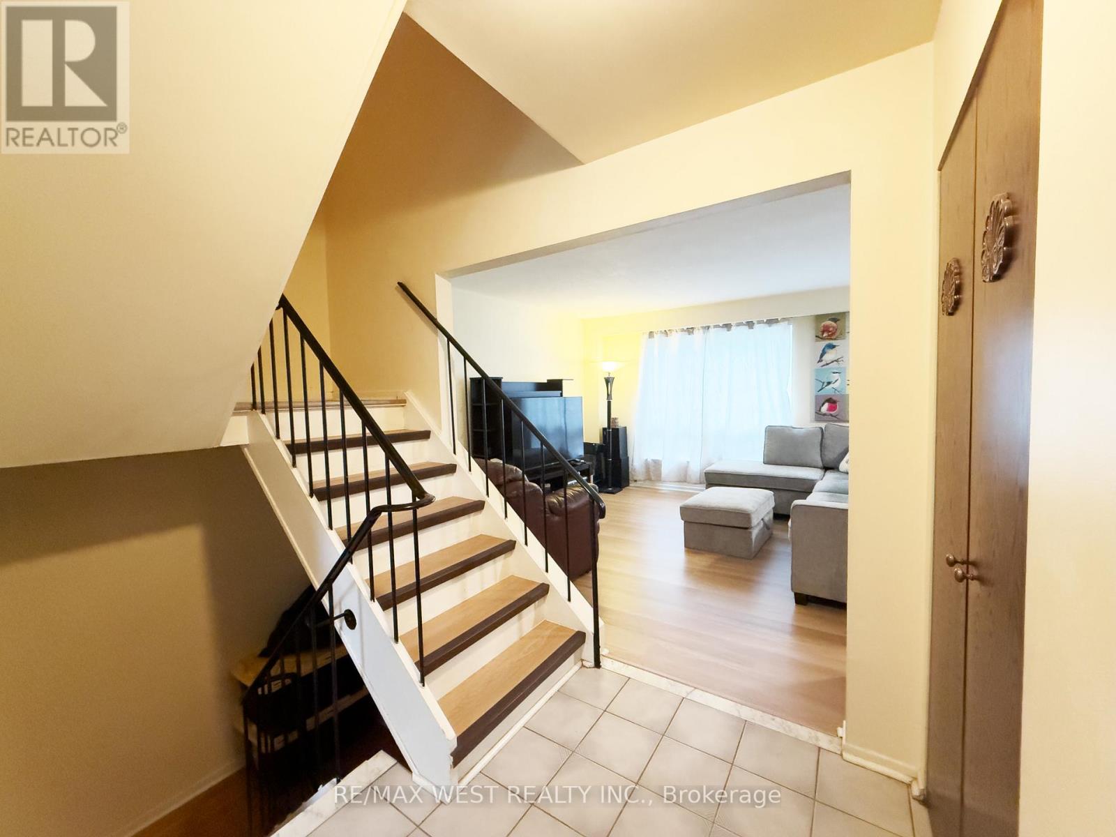 #3 19 GOSFORD BOULEVARD - 2