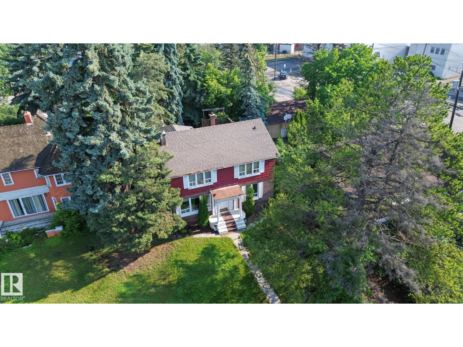 12424 & 12420 JASPER AV NW — photo 16
