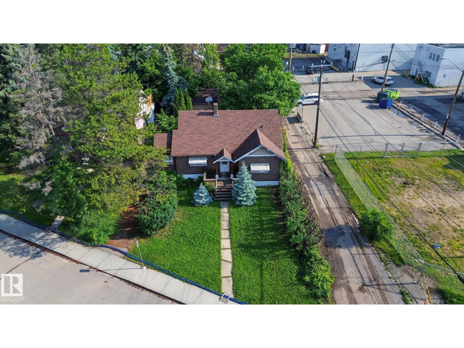 12424 & 12420 JASPER AV NW — photo 17