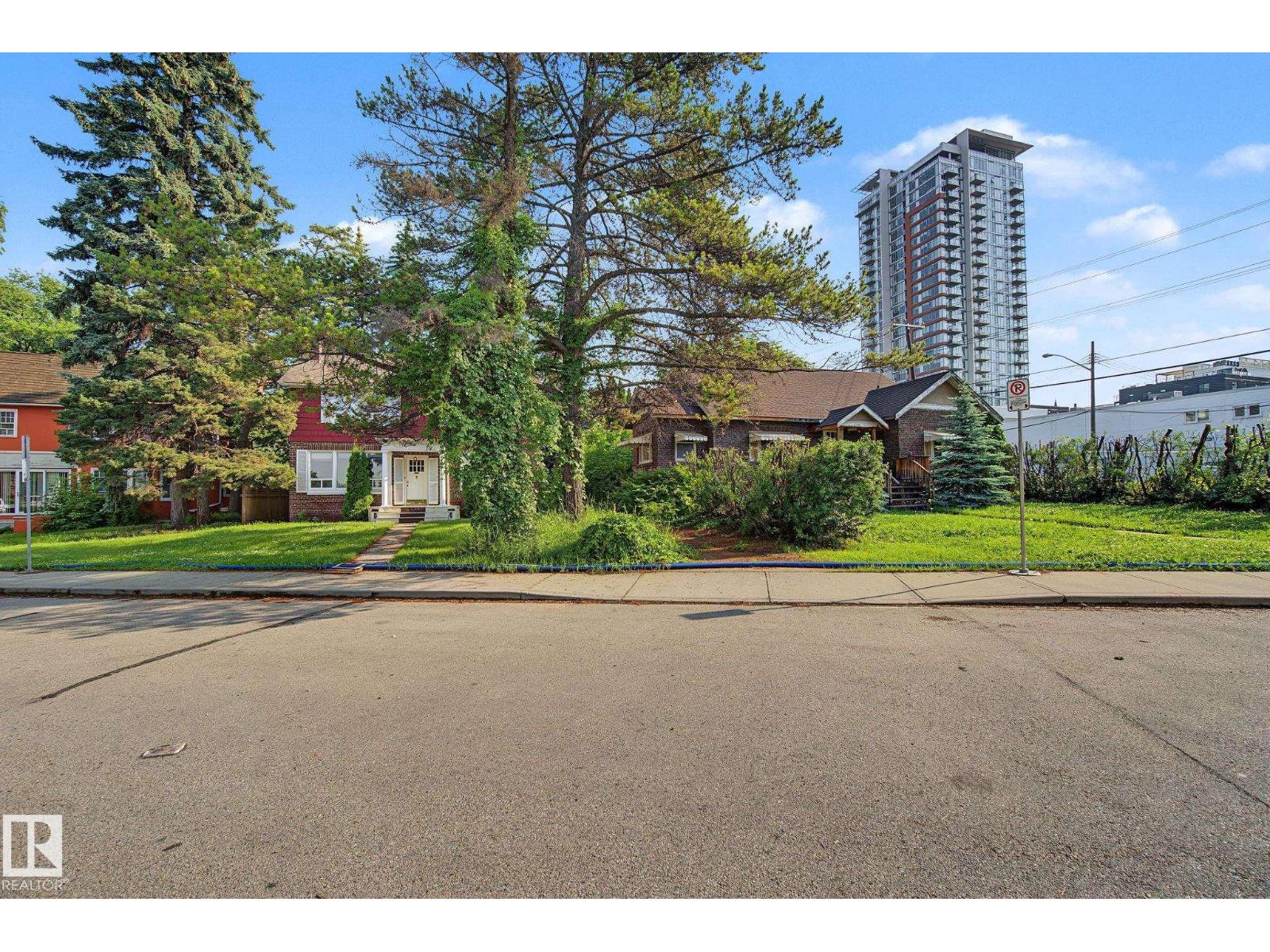 12424 & 12420 JASPER AV NW — photo 18