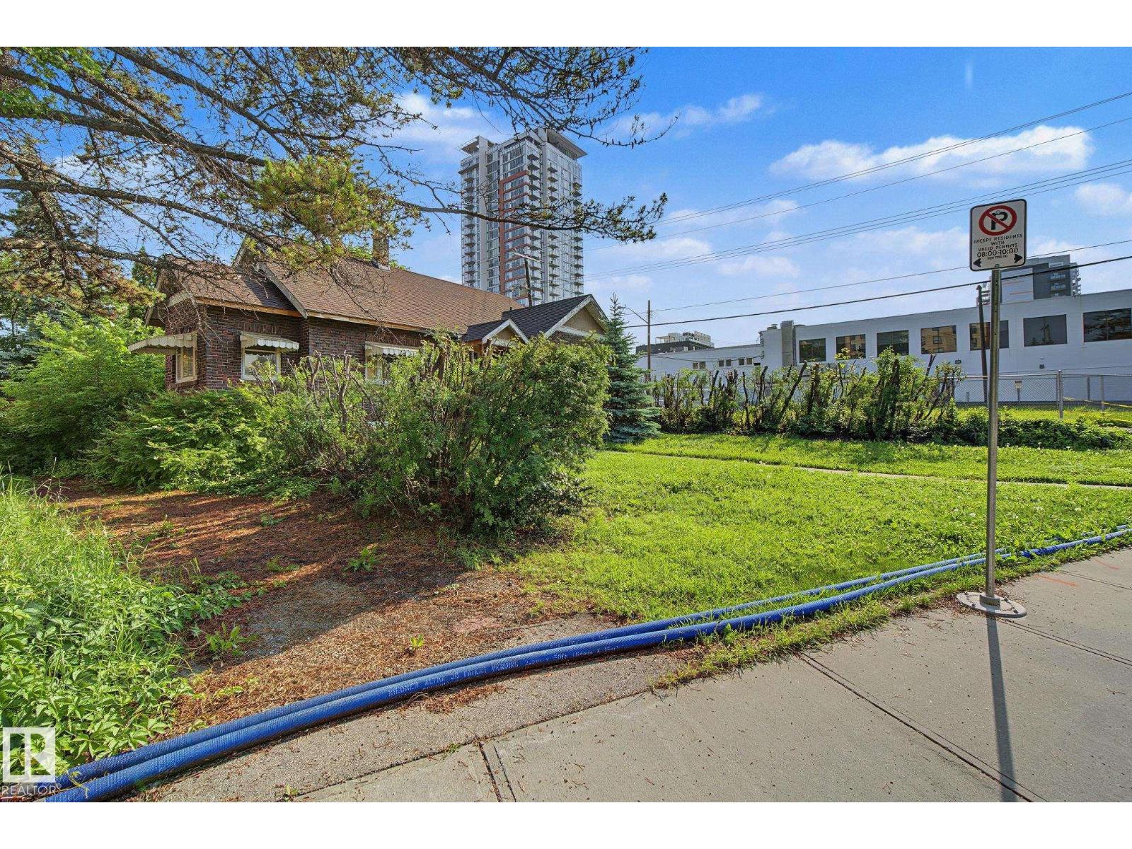 12424 & 12420 JASPER AV NW — photo 27