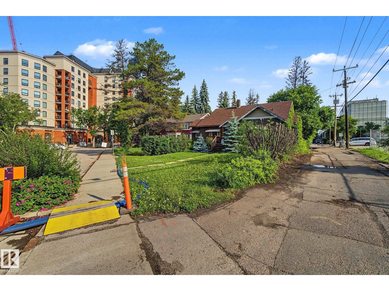12424 & 12420 JASPER AV NW — photo 29