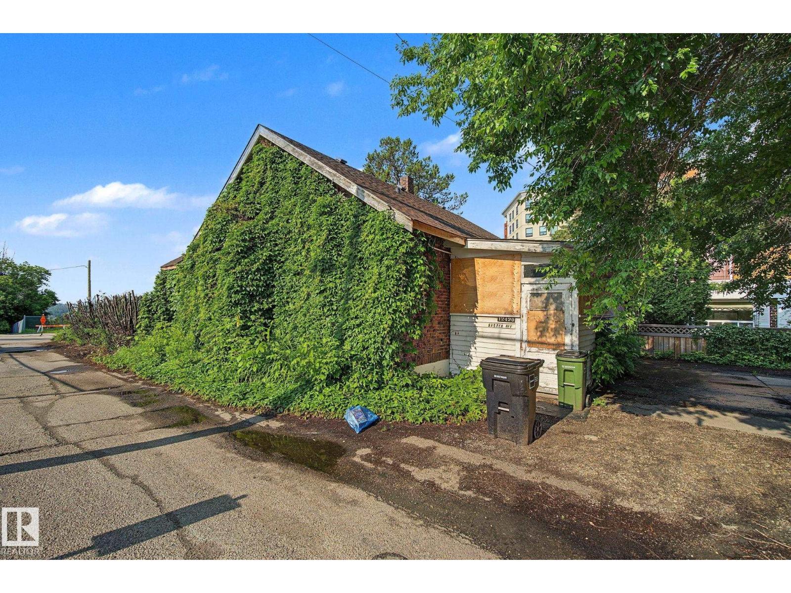 12424 & 12420 JASPER AV NW — photo 30