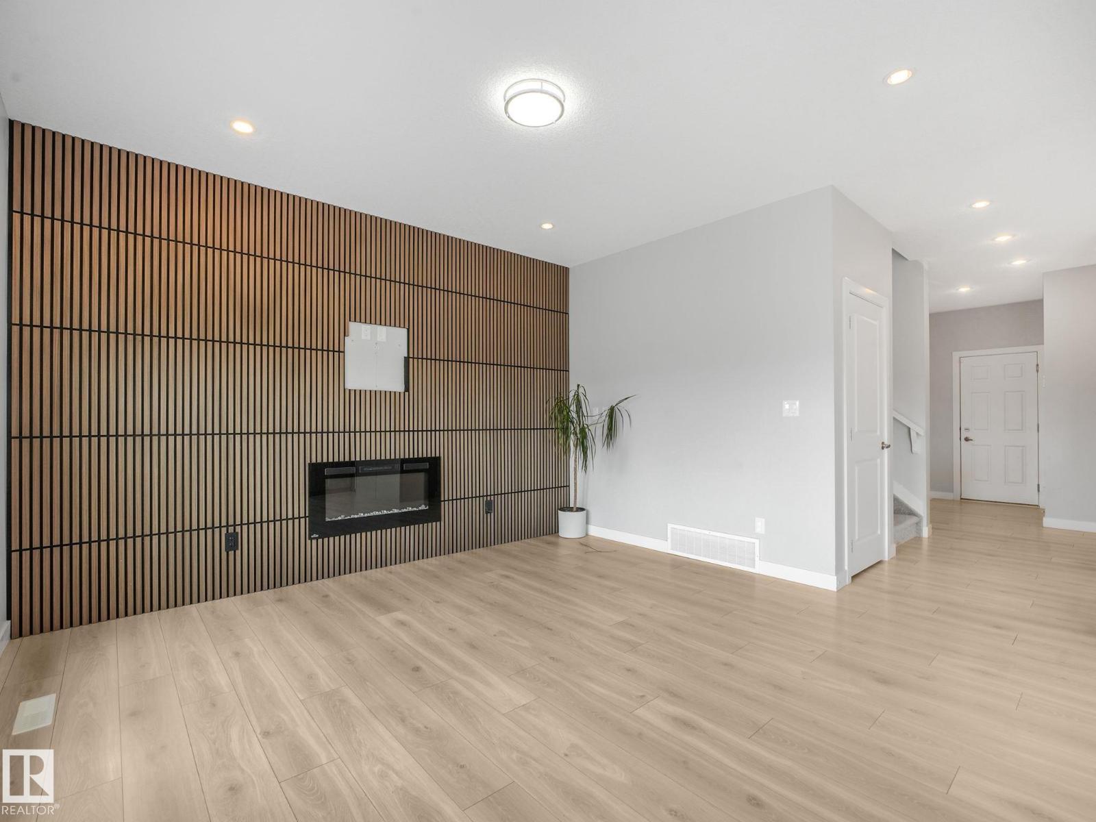 1057 COOPERS HAWK LI NW - 32