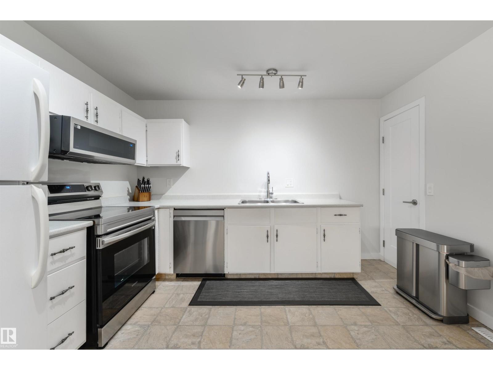 18423 96A AV NW - 10