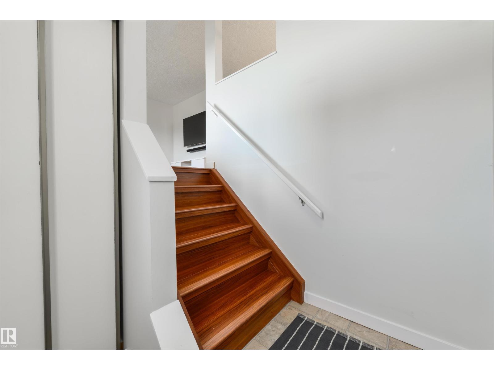 18423 96A AV NW - 28