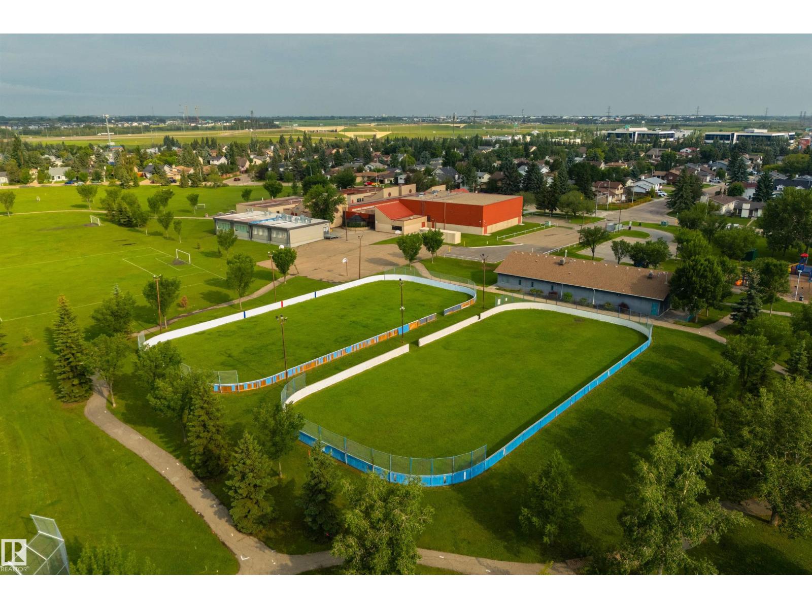 18423 96A AV NW - 43